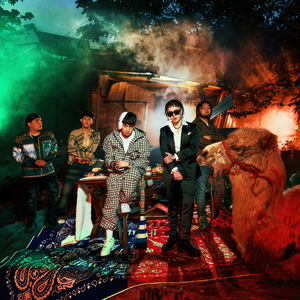 师哥吃美女的奶头
