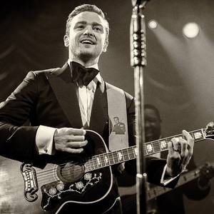 师哥吃美女的奶头
