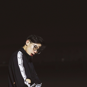 沙滩12人群体交视频
