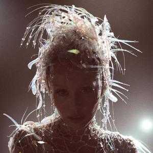 男同桌脱我小内内玩我全身微博
